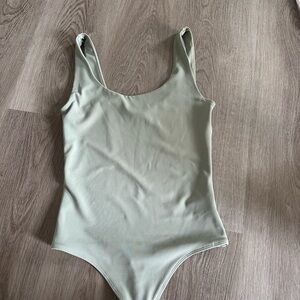 Women’s body suit XS
